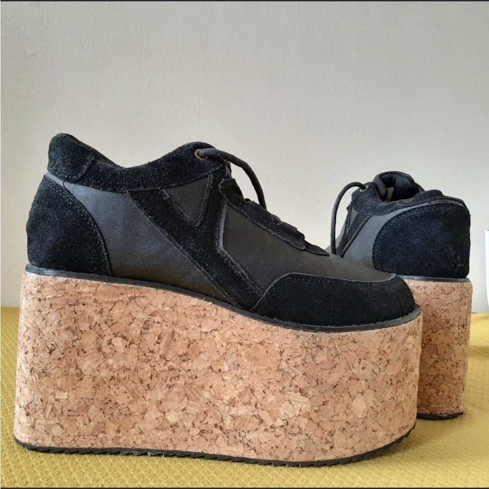 YRU Qozmo Cork Platforms